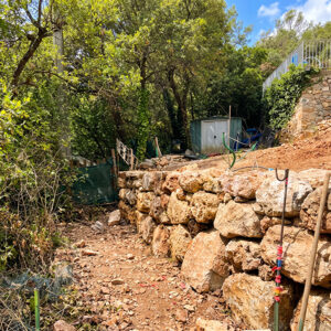 Réalisation d'un mur en pierre près de Brignoles
