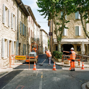 Goudronnage d'une rue proche de Brignoles